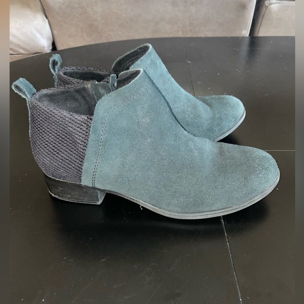 Toms black suede elastic Deia ankle boots sz 7.5